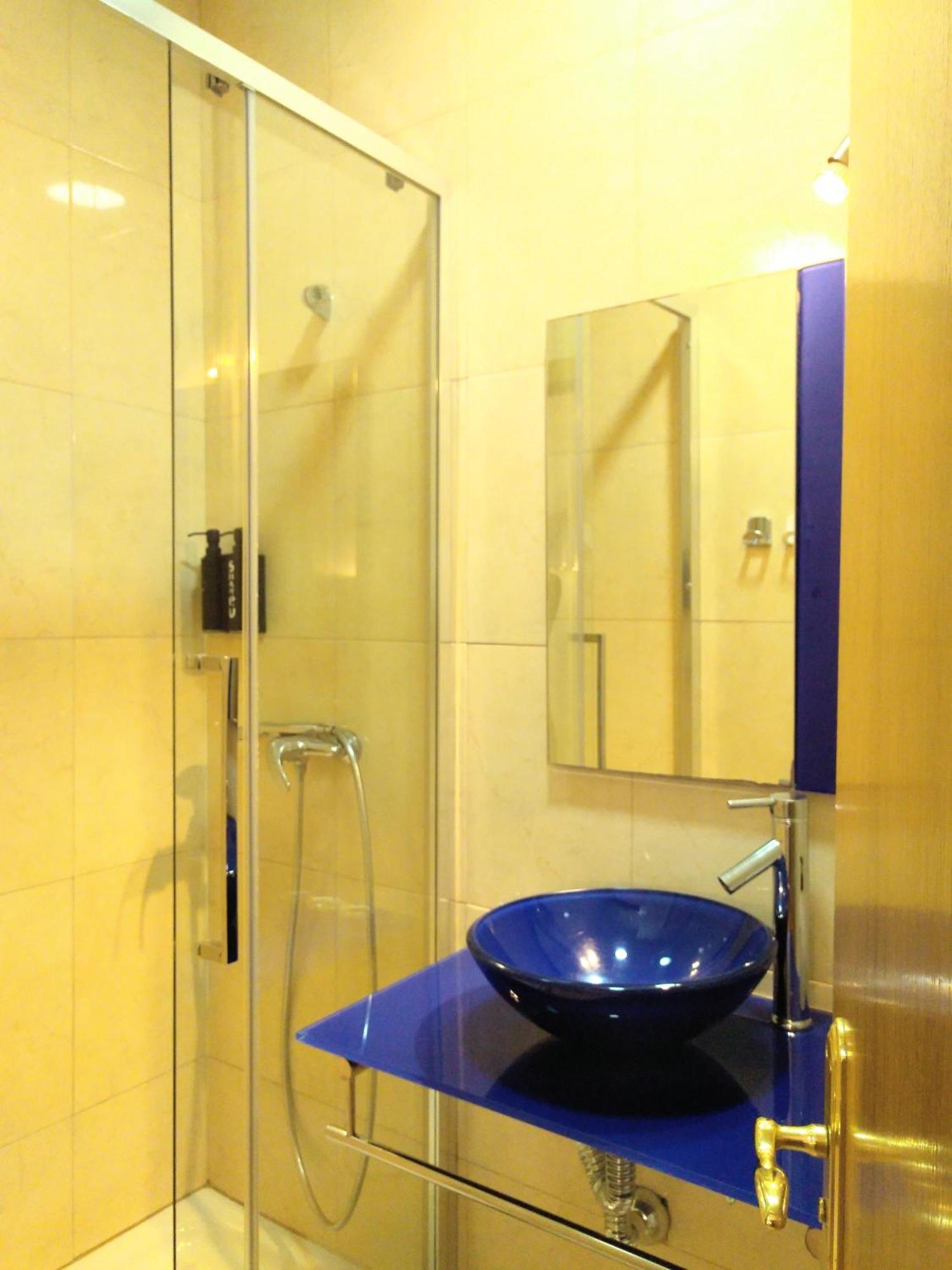 Hostal Nersan2 Мадрид Номер фото