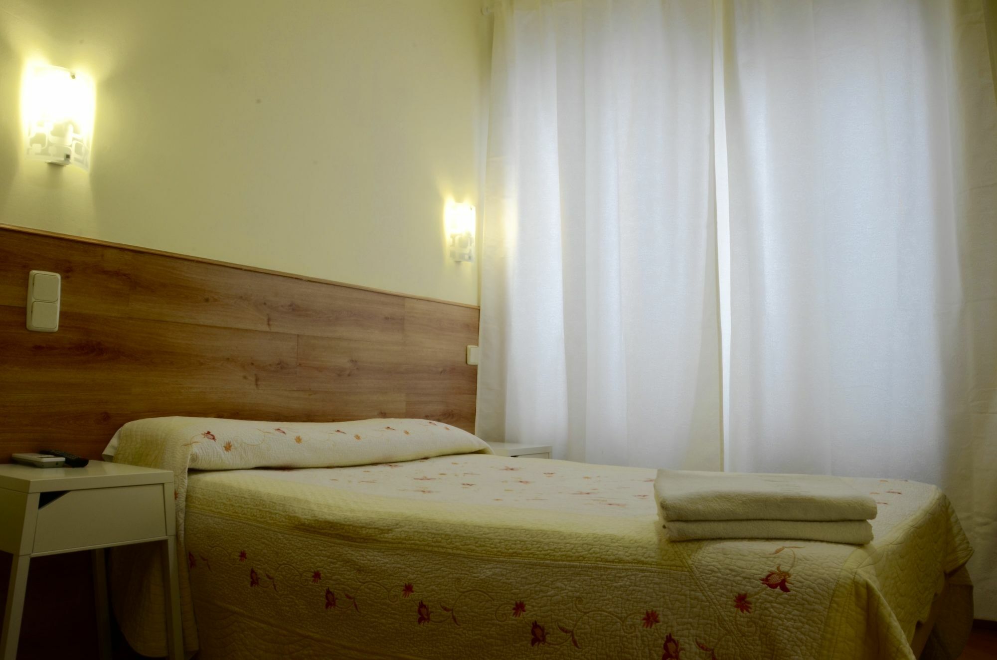 Hostal Nersan2 Мадрид Екстер'єр фото